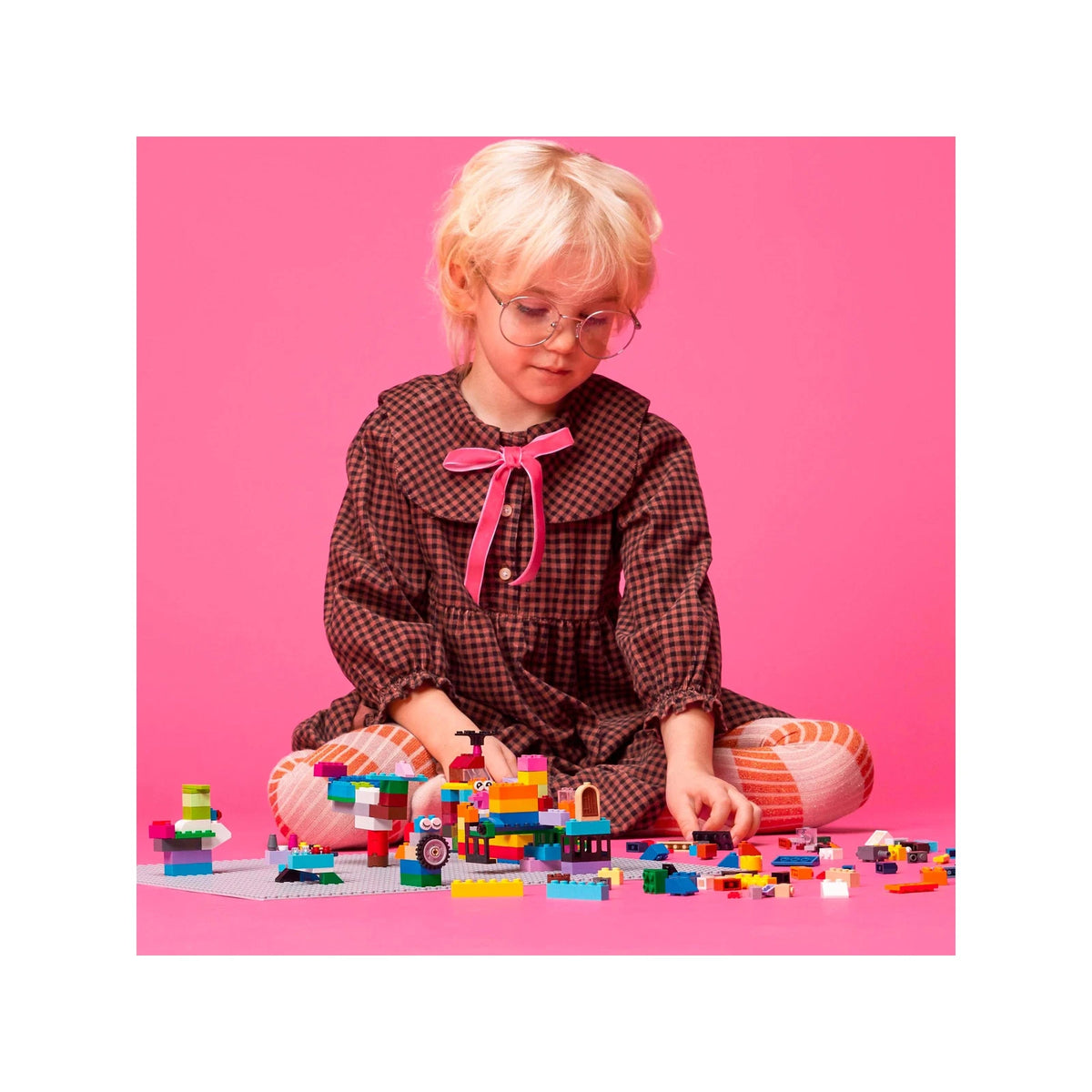 LEGO® Classic 11024 Grundplatte – Grau – Ansicht 5