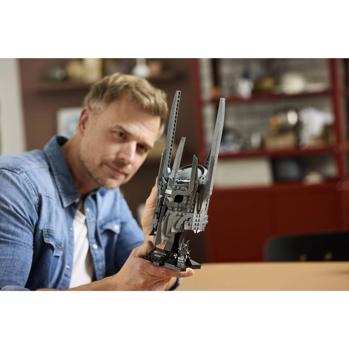 LEGO® Icons 11373 Der Herr der Ringe: Saurons Helm