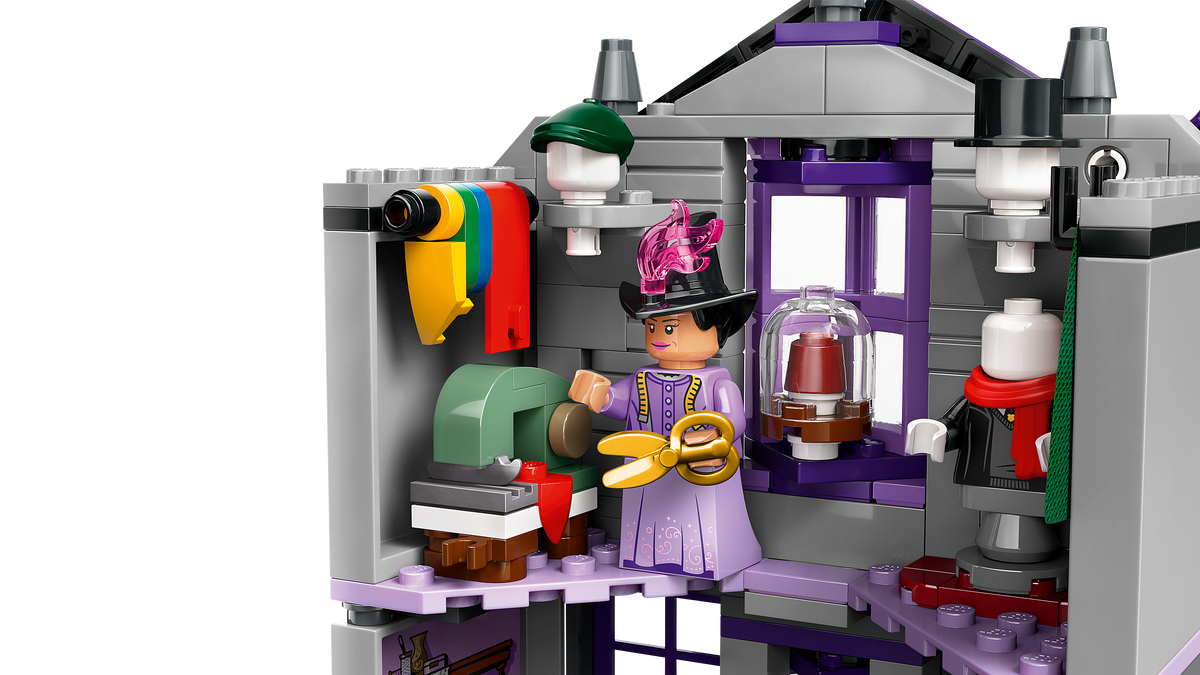 LEGO® Harry Potter 76439 Ollivanders™ & Madam Malkins Anzüge – Detailansicht 2